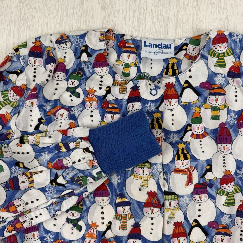 Landau Scrub Top Jacket Woman Small Long Sleeve Christmas Holiday Santa Snowman